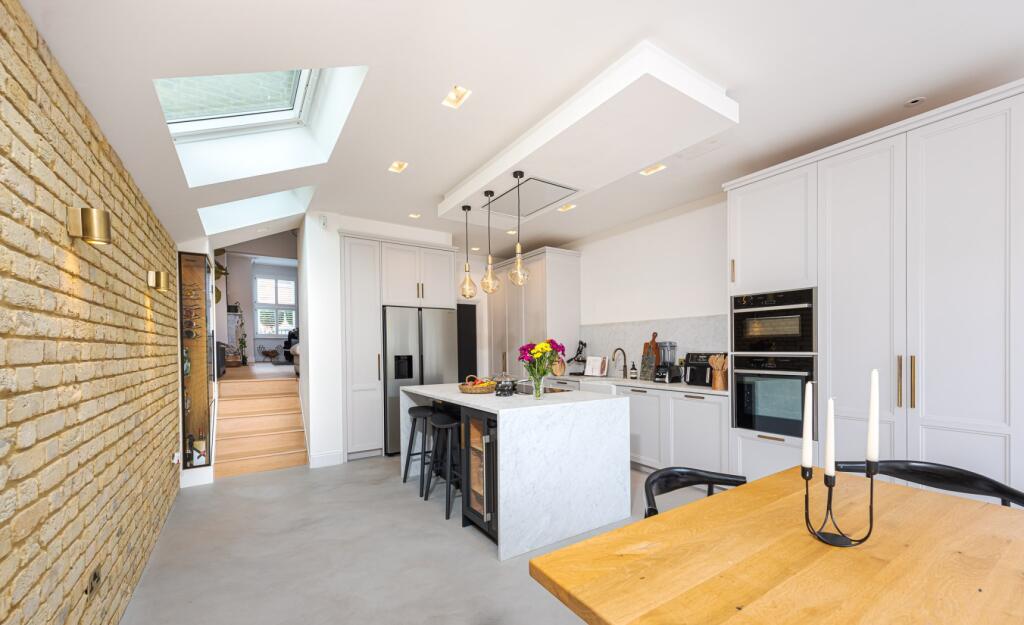 Main image of property: GREYSWOOD STREET, SW16