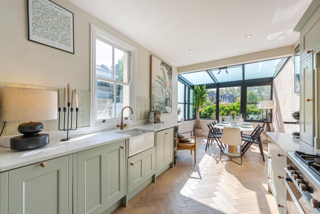 Main image of property: BATTERSEA RISE, SW11