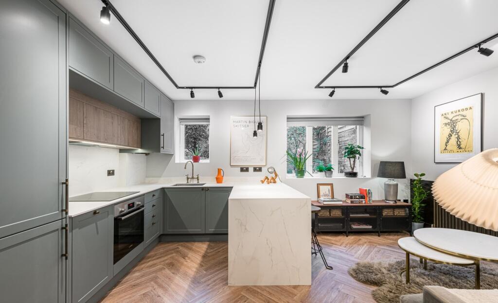 Main image of property: GRAFTON SQUARE, SW4