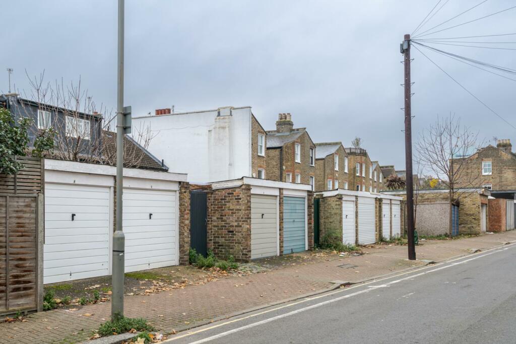 Garage for sale in Marney Road, SW11