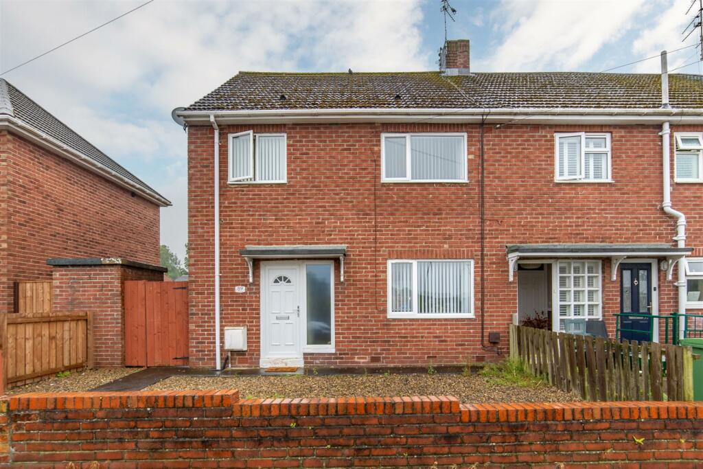 3 bedroom semidetached house for sale in North Ridge, Bedlington, NE22