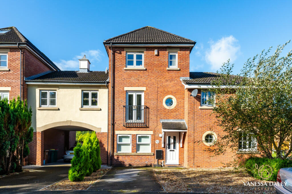 4 bedroom town house for sale in Avon Gardens, Preston, PR4