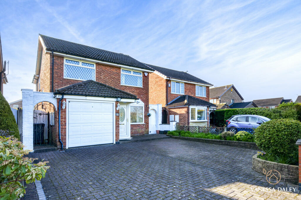 3 bedroom detached house for sale in Levensgarth Avenue, Preston, PR2