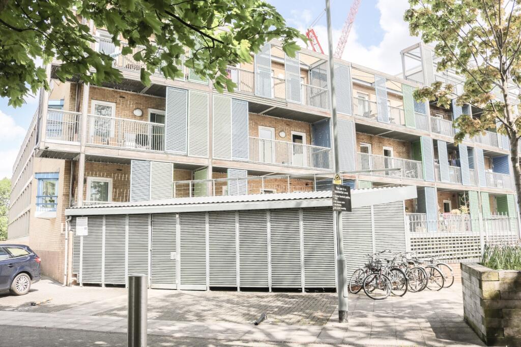 Main image of property: Warren Close