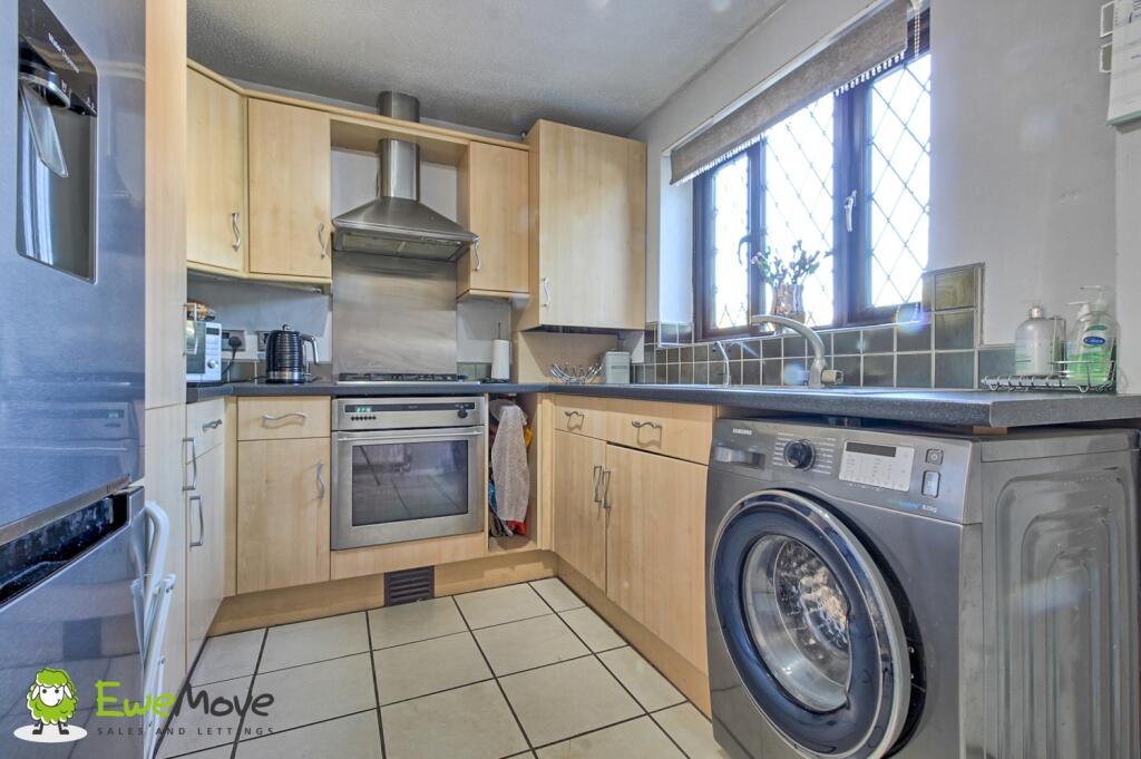 Main image of property: 48 Larchwood, Bishop's Stortford