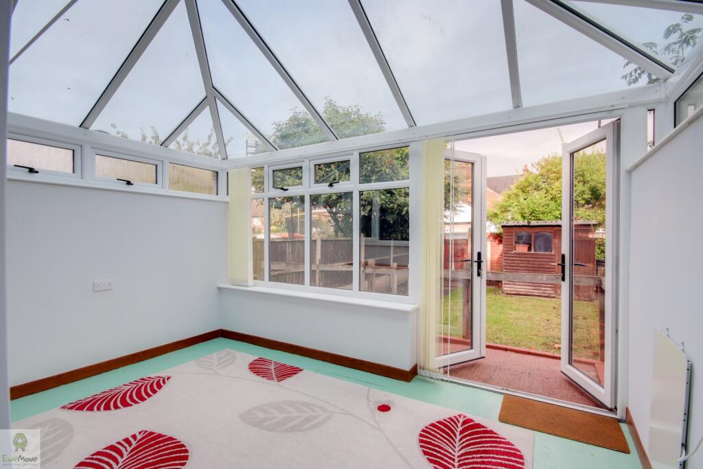 Main image of property: 6 West Close, Stafford