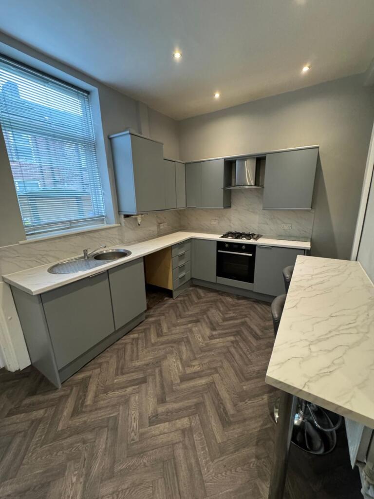 Main image of property: 81 Crawford Street, Ashton-under-Lyne, OL6 6TT