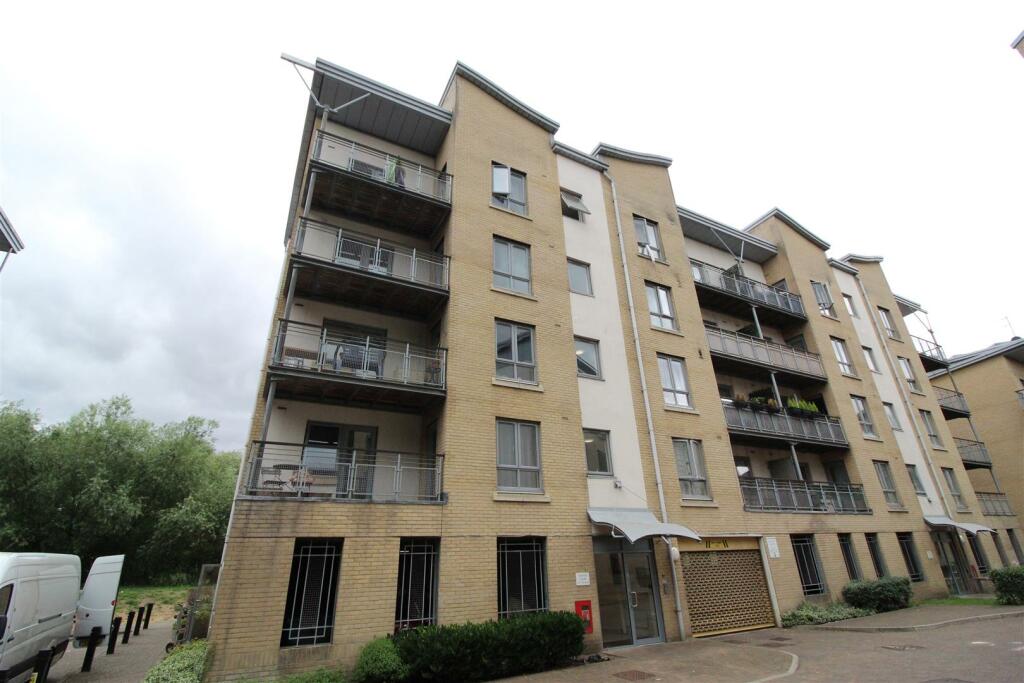 2 bedroom apartment for sale in Yeoman Close, Ipswich, IP1