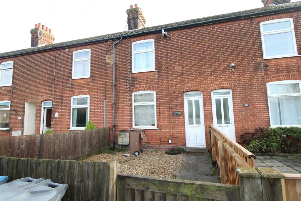 3 bedroom house for sale in Langer Road, Felixstowe, IP11