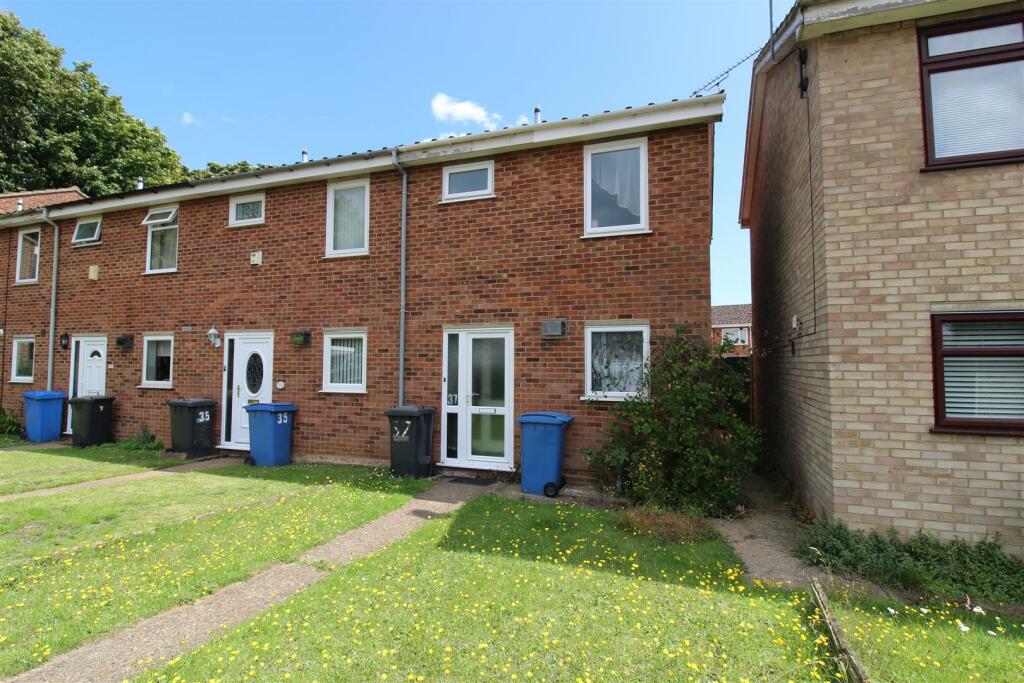 2 bedroom end of terrace house for sale in Milnrow, Ipswich, IP2