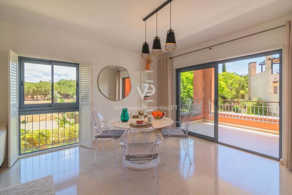 2 bed Apartment for sale in Algarve, Vilamoura