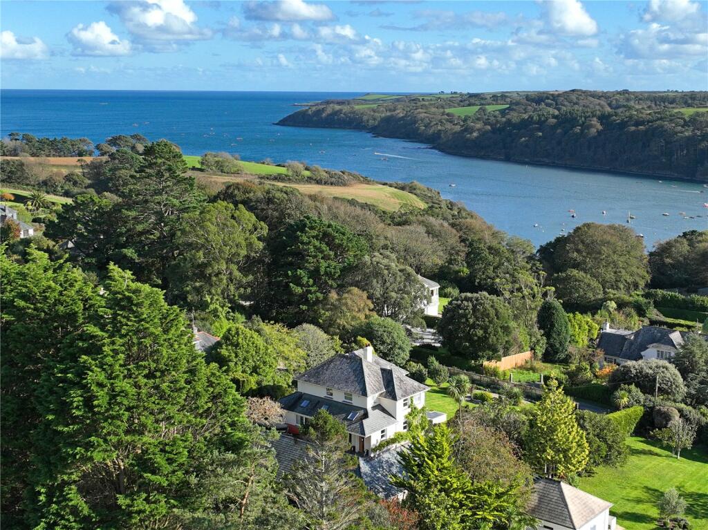 3 bedroom detached house for sale in Bar Road, Helford Passage Hill