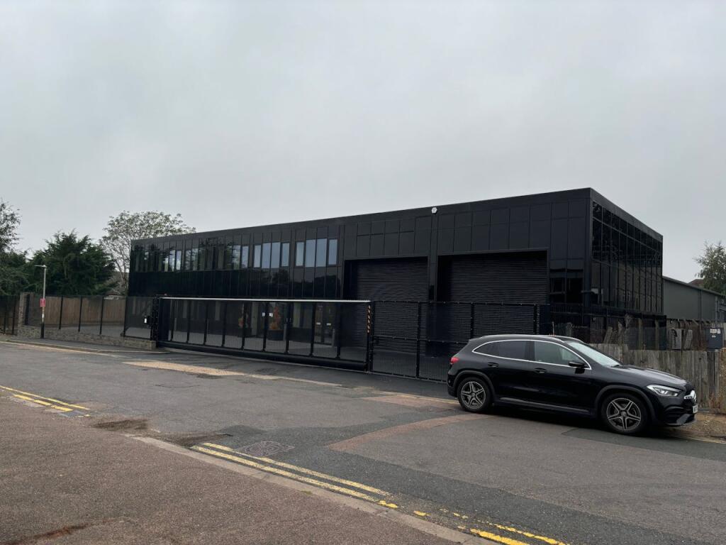 Additional property image - Unit 4, Wellington Road, St. Albans, AL2 1EY