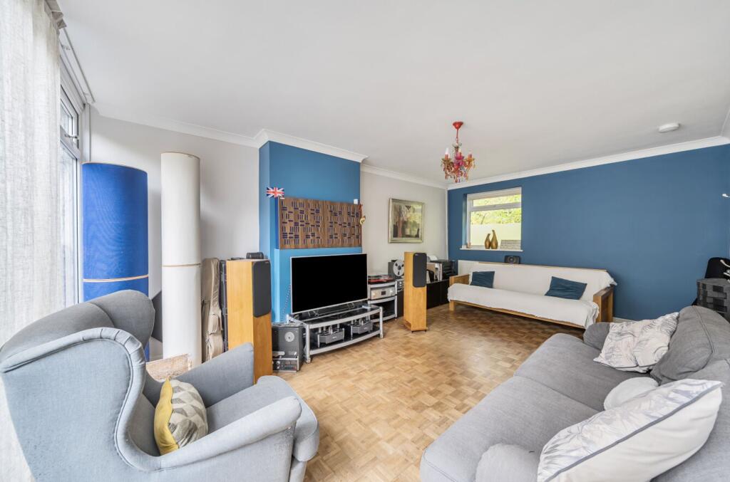 Main image of property: Red Post Hill, London, SE21