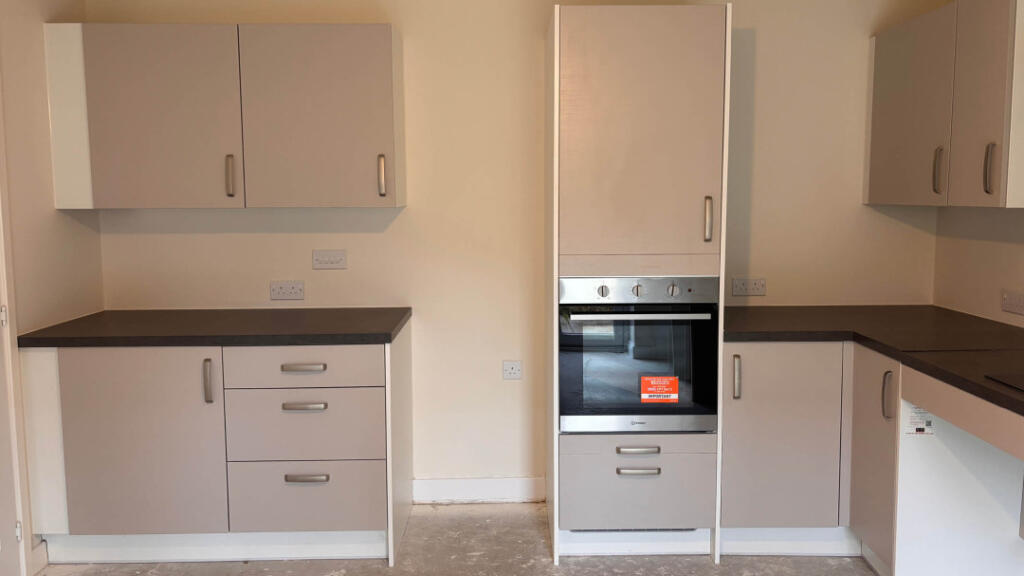 Main image of property: Seacroft,
Leeds,
LS14 6UH