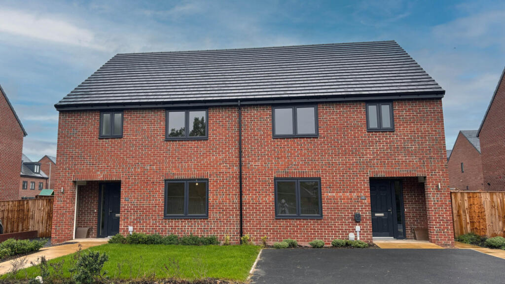 Main image of property: Seacroft,
Leeds,
LS14 6UH