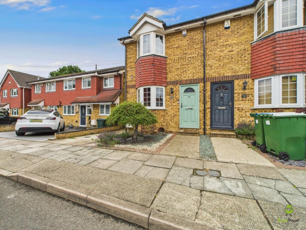 Main image of property: 46 Sunland Avenue, Bexleyheath