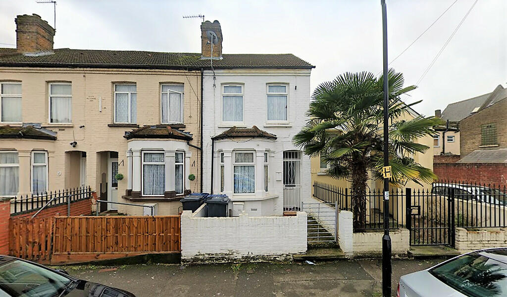 4 bedroom terraced house