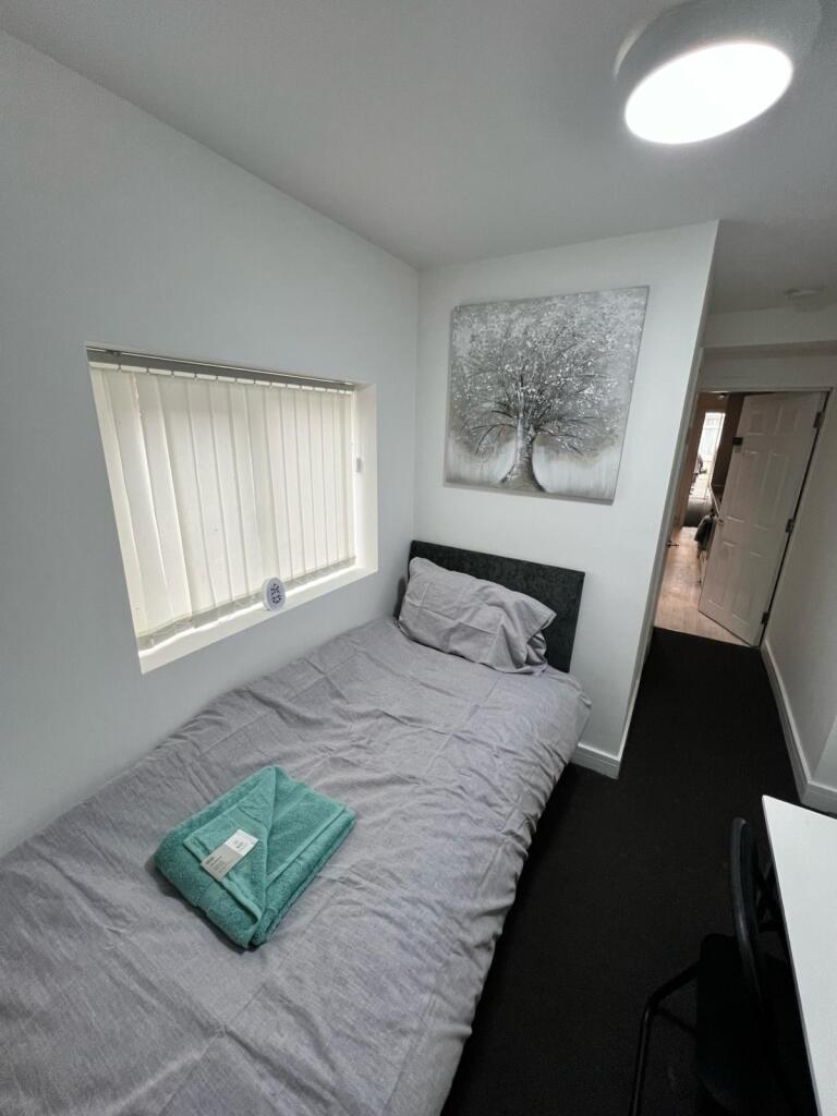 Main image of property: Room 1, Aske Road, Middlesbrough, TS1 4DA