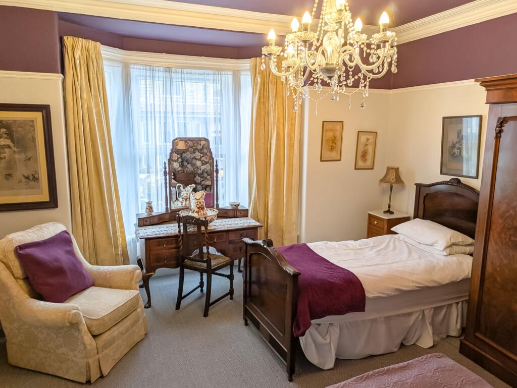 Main image of property: The Cottage, 1 Oxford Street, Saltburn-by-the-Sea, TS12 1LG