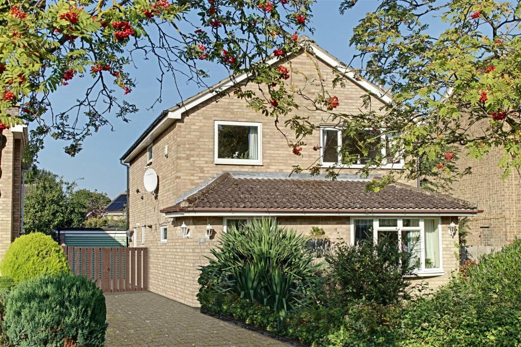 4 bedroom detached house for sale in Riversdene, Stokesley, TS9