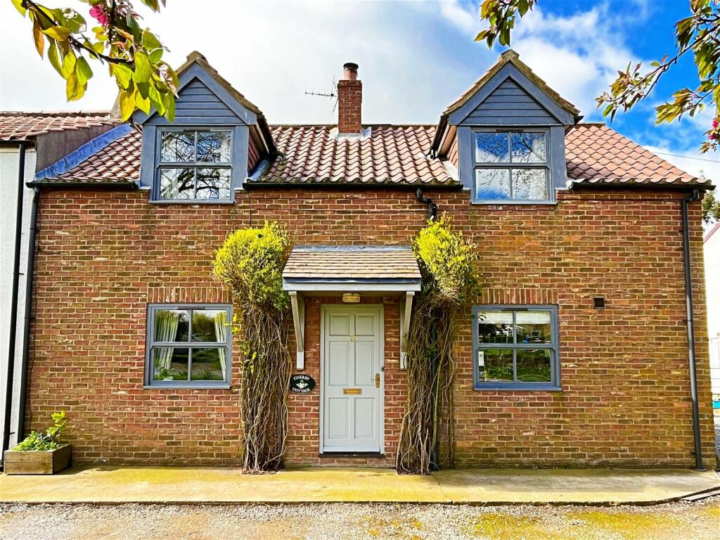 4 bedroom end of terrace house for sale in Cherry Cottage, Seamer, TS9