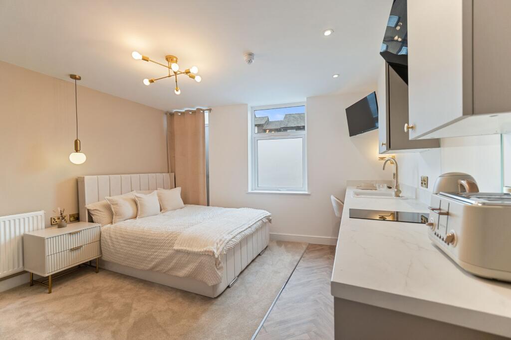 Main image of property: Room 1, Drewry Lane