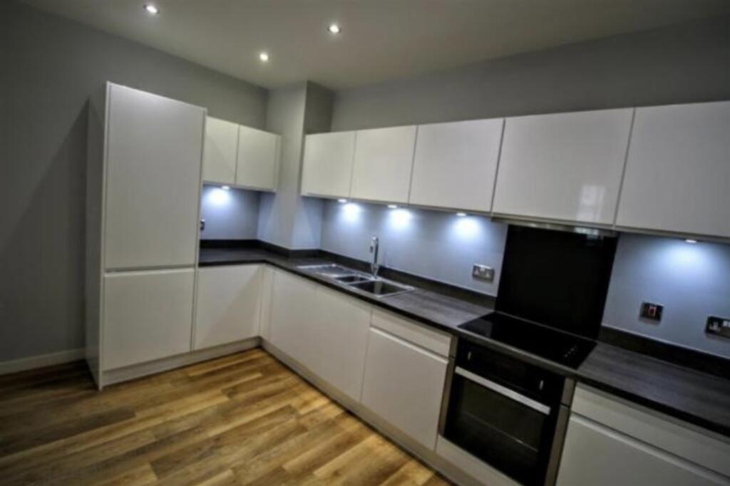 2 bedroom flat for rent in Tate House, 5-7 New York Road, Leeds, West Yorkshire, LS2