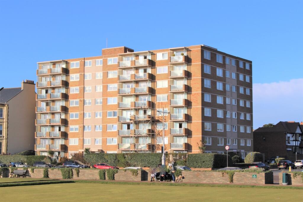 Main image of property: 35 Fairlawns, 159 Kingsway, Hove