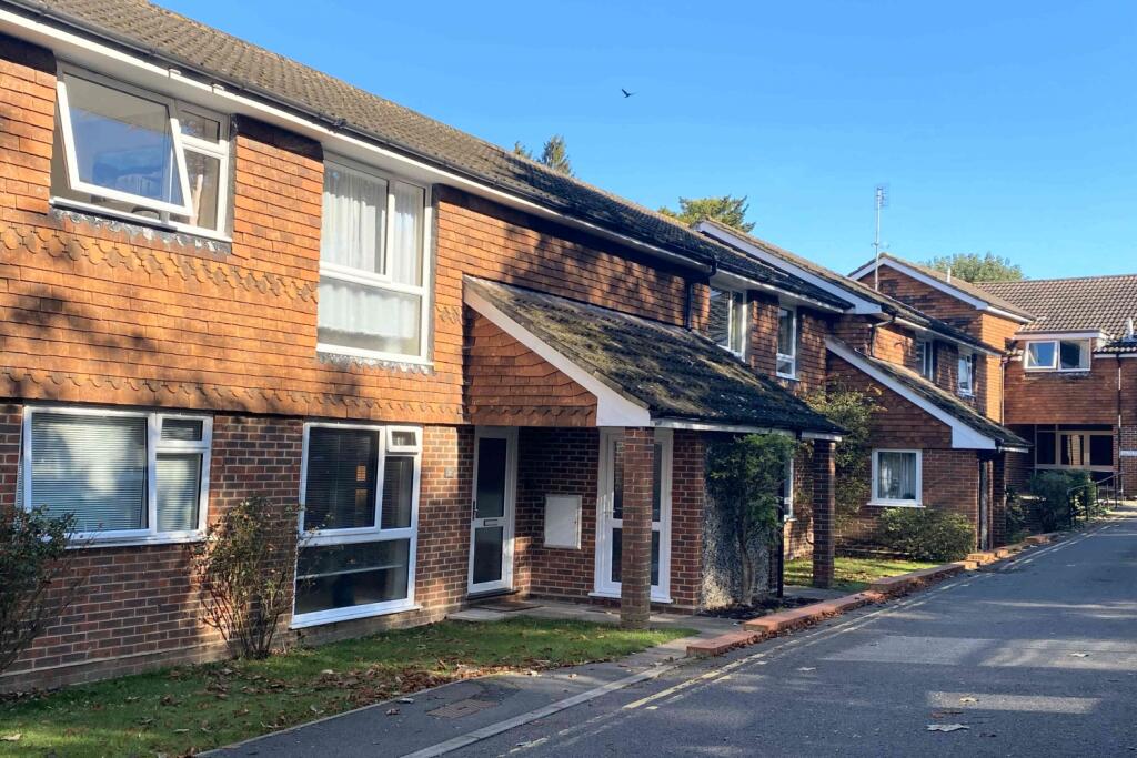 1 bedroom for rent in Griffin Court, Griffin Way, Bookham
