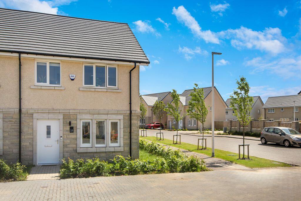 Main image of property: 14 Ben Lawers Drive, East Calder, EH53 0UL