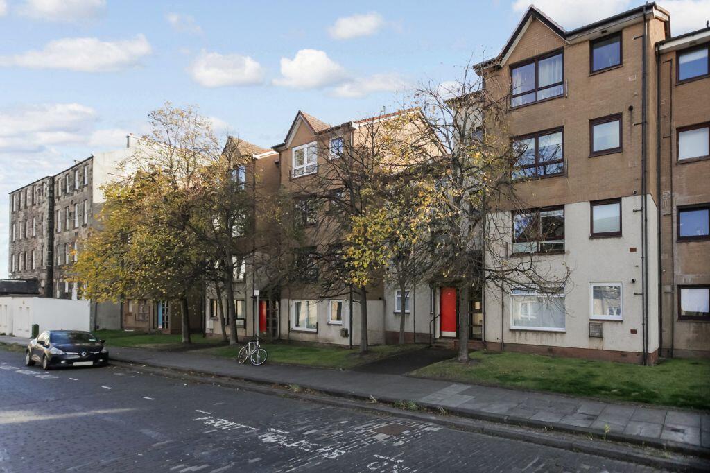 Main image of property: 56/5 North Fort Street, Edinburgh, EH6 4HN