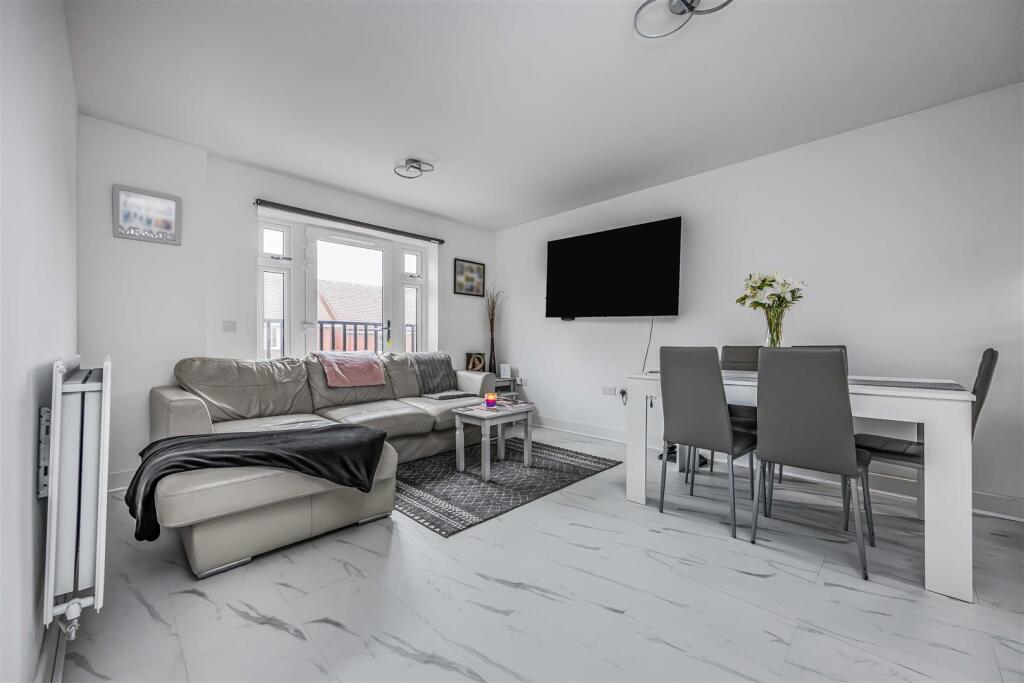 Main image of property: Coddington Grove, Waterlooville