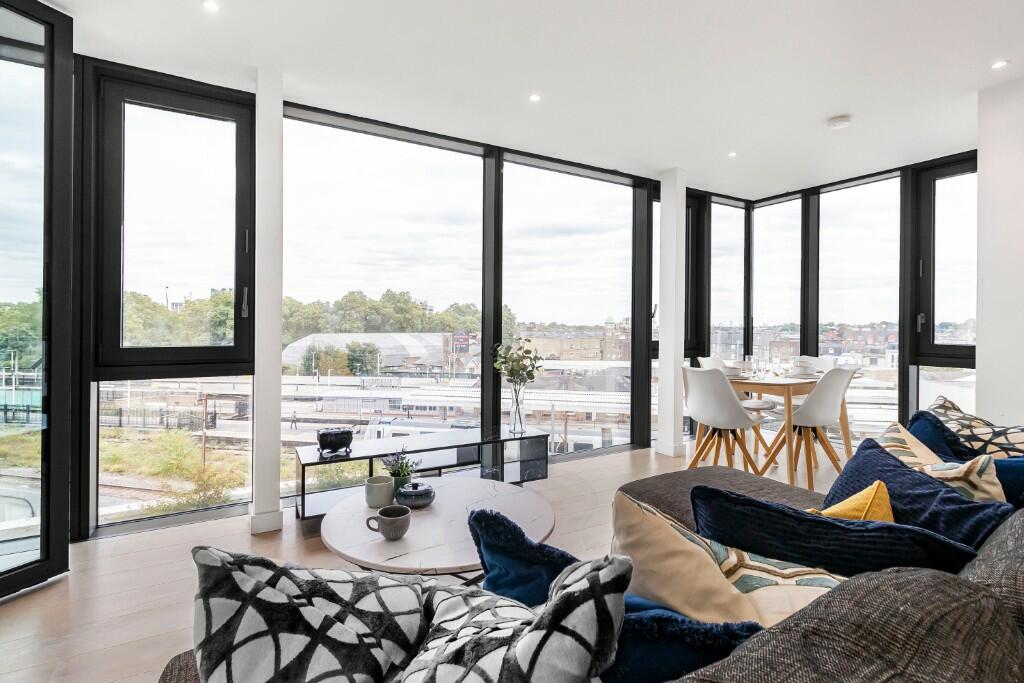 Main image of property: City North Place, London, N4