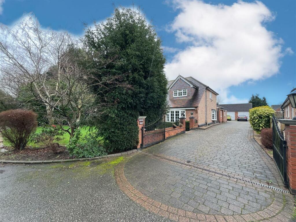 5 bedroom detached house for sale in Ratby Meadow Lane, Enderby