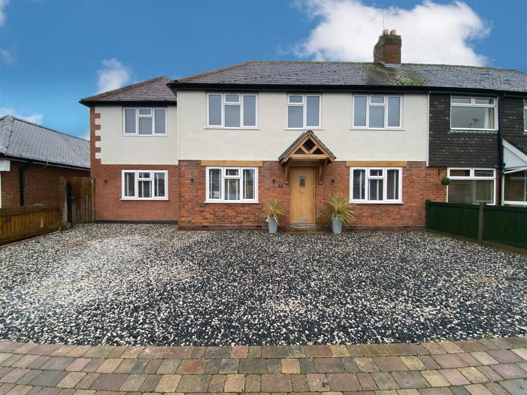 4 bedroom semi-detached house for sale in Stanton Road, Sapcote, Leicester,  LE9