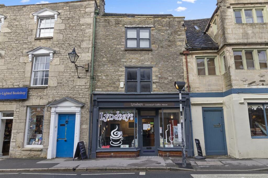 3 bedroom terraced house for sale in Church Street, Tetbury, GL8