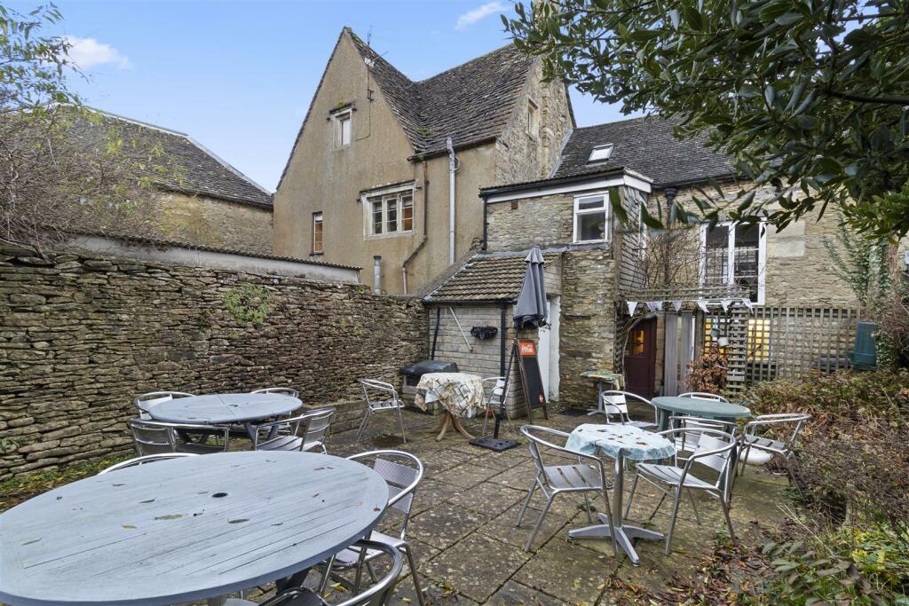 3 bedroom terraced house for sale in Church Street, Tetbury, GL8