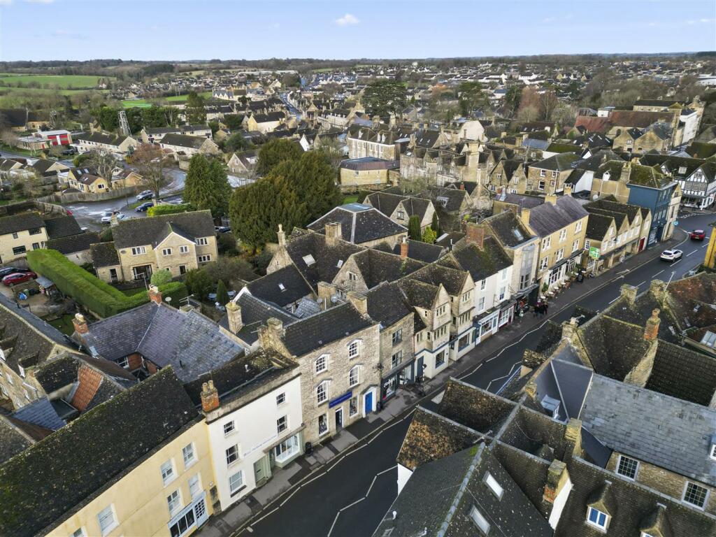 3 bedroom terraced house for sale in Church Street, Tetbury, GL8