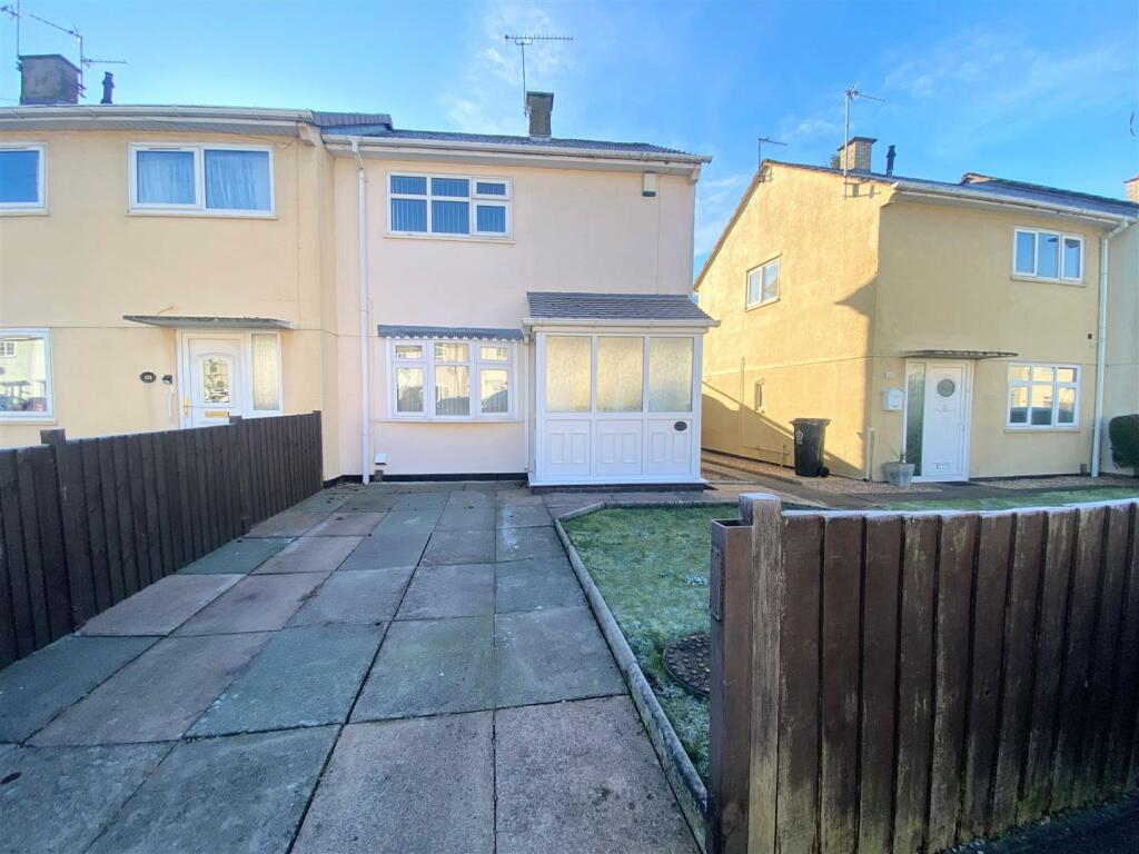 2 bedroom town house for sale in Ambleside Drive, Leicester, LE2