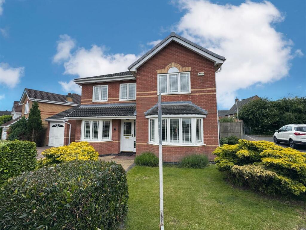 4 bedroom detached house for sale in Wonderful family home Franklin Way, Whetstone, Leicester, LE8