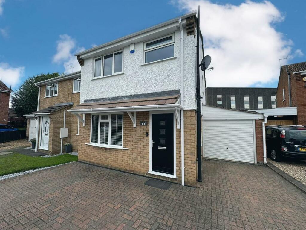 3 bedroom semidetached house for sale in Bayswater Drive, Glen Parva, LE2