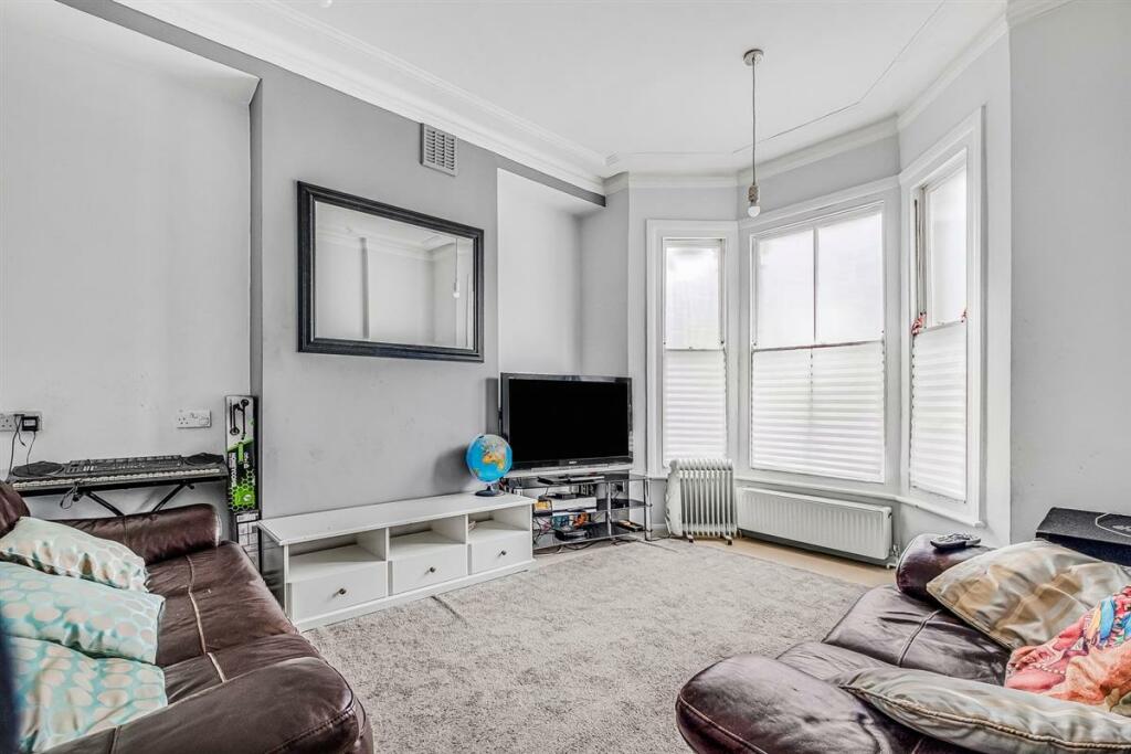 4 bedroom terraced house for sale in Gilstead Road, SW6