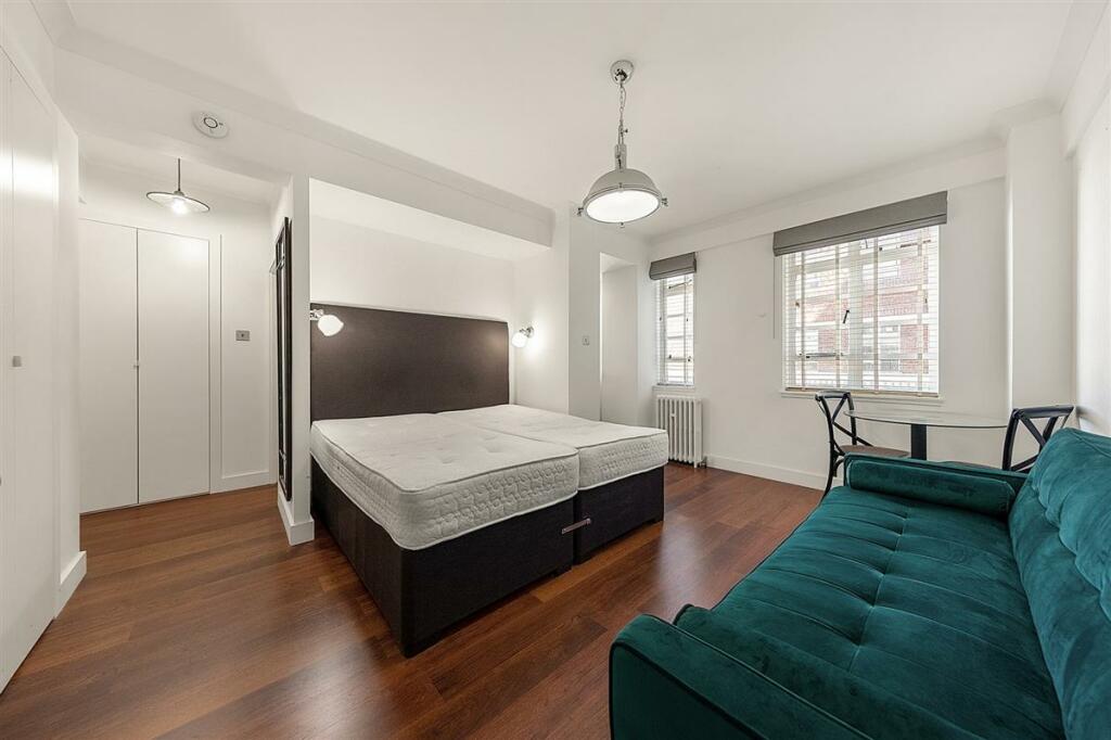 Studio flat for sale in Nell Gwynn House, Sloane Avenue, SW3