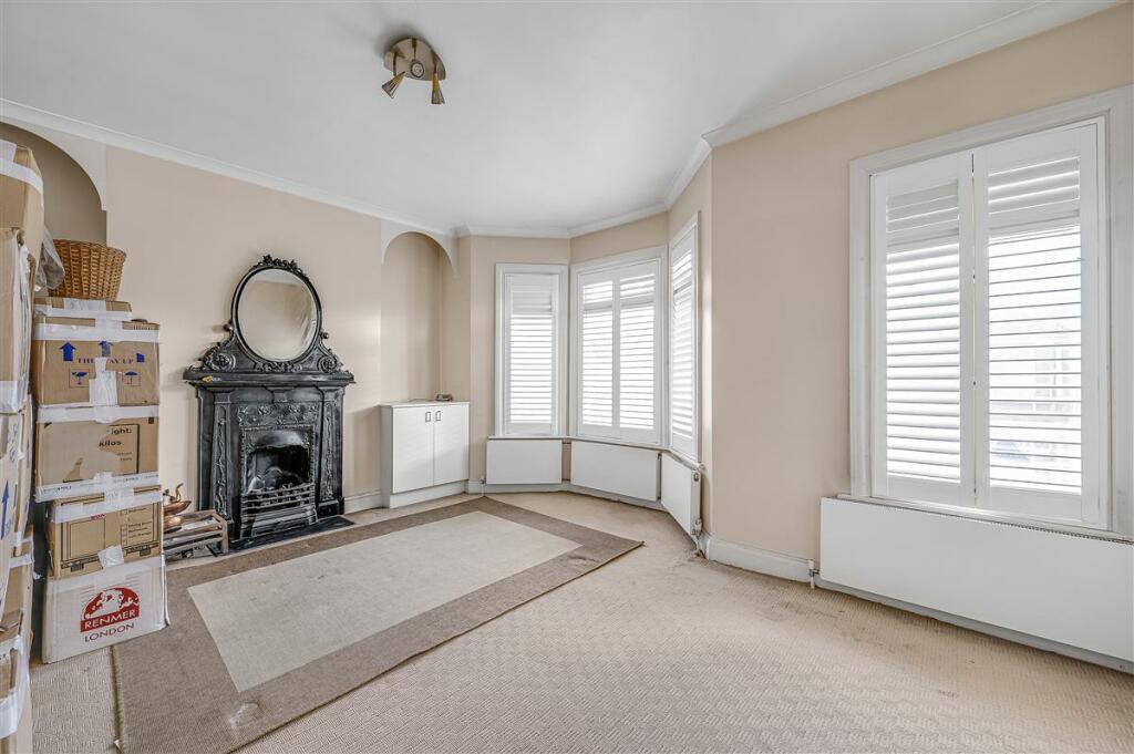 3 bedroom terraced house for sale in Redfern Road, NW10