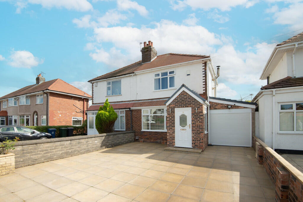 2 bedroom semidetached house for sale in Grimshaw Lane, Ormskirk, L39