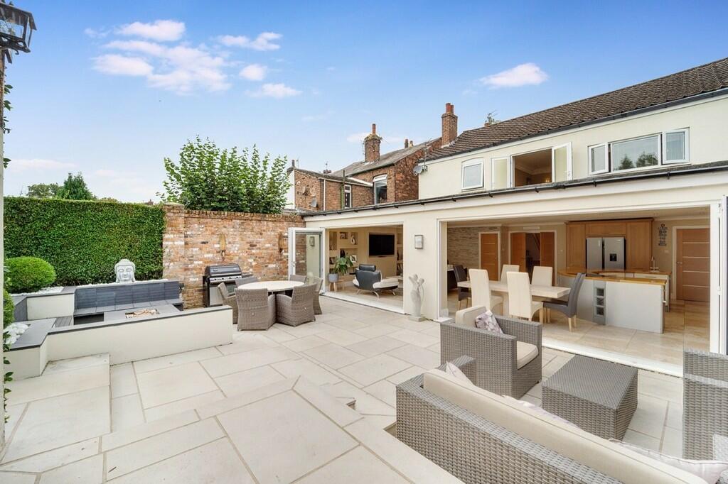 4 bedroom detached house for sale in Aughton Street, Ormskirk, L39