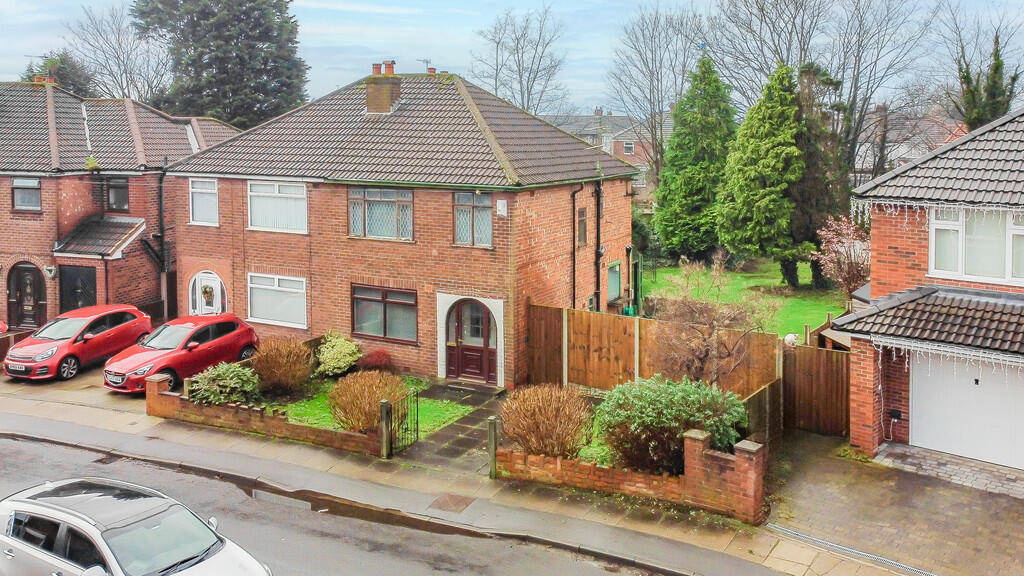 2 bedroom semidetached house for sale in Wynnstay Avenue, Lydiate, L31