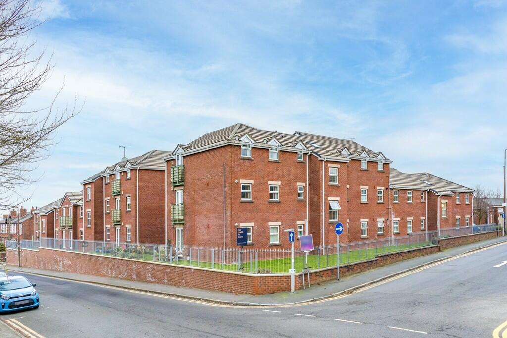 2 bedroom apartment for sale in Bridge Avenue, Ormskirk, L39