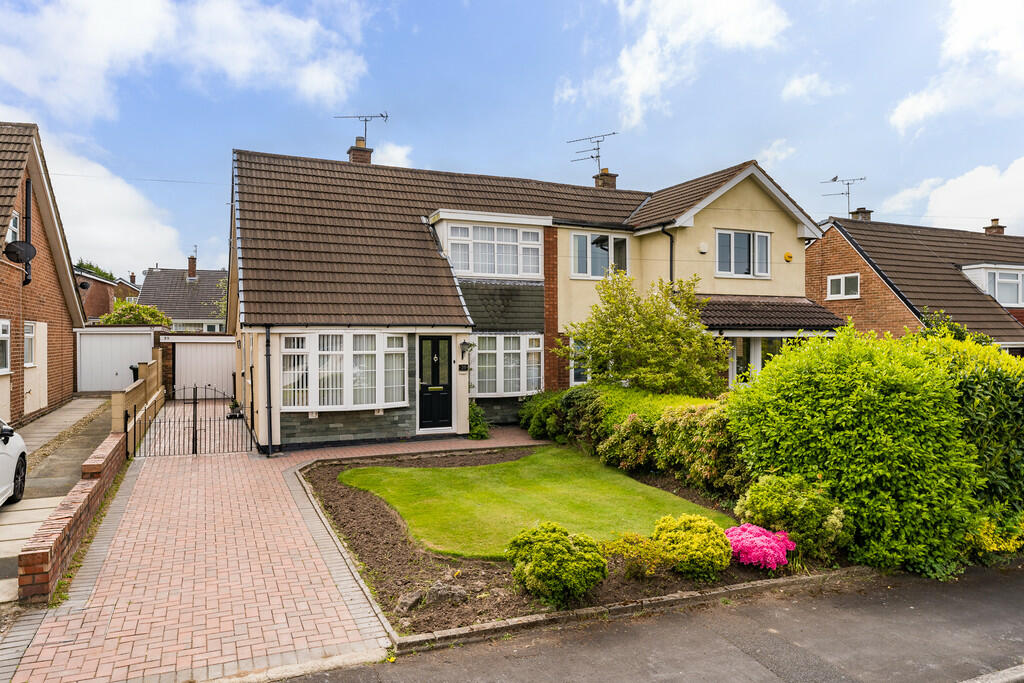 3 bedroom semidetached house for sale in Narrow Lane, Aughton, L39